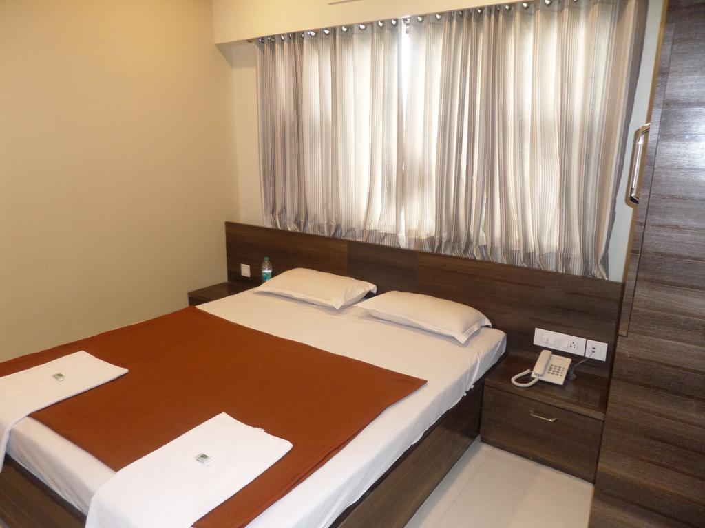 Sai Heera Residency Hotel Sirdi Szoba fotó