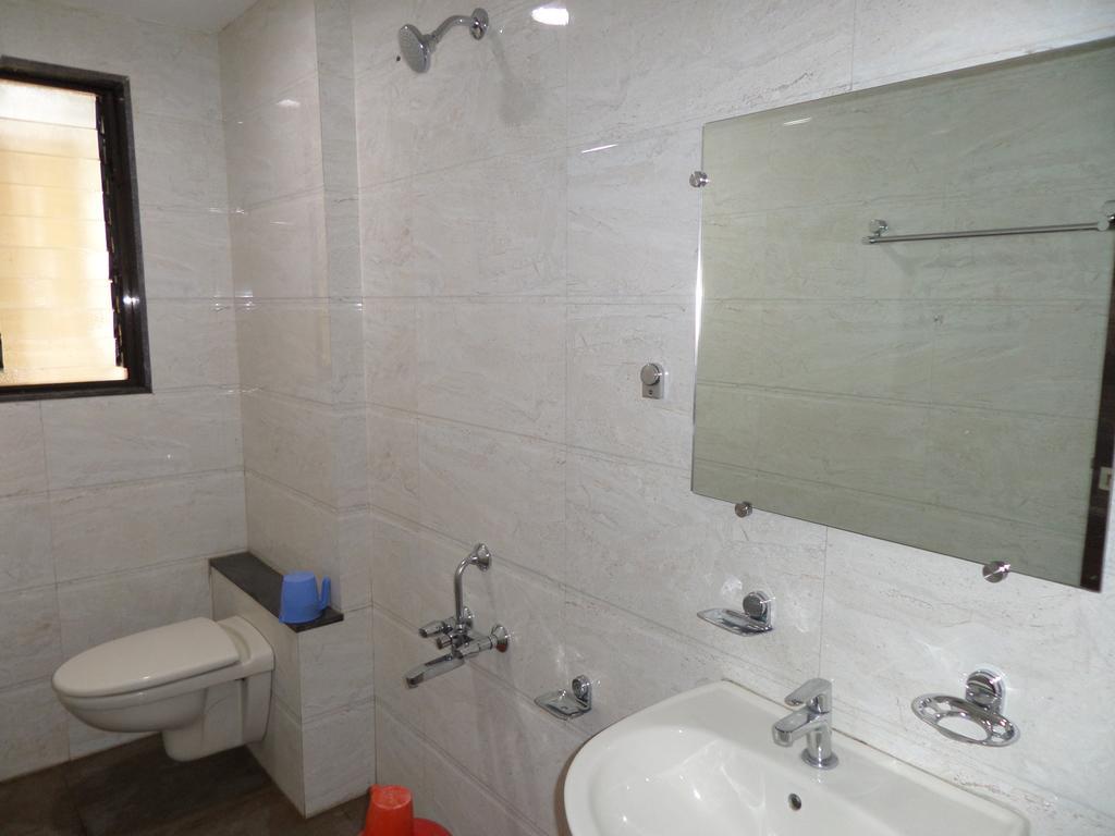 Sai Heera Residency Hotel Sirdi Kültér fotó