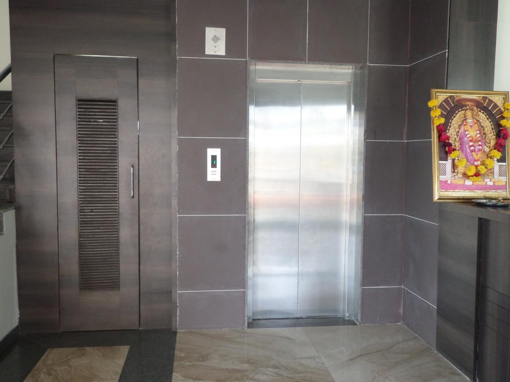 Sai Heera Residency Hotel Sirdi Kültér fotó