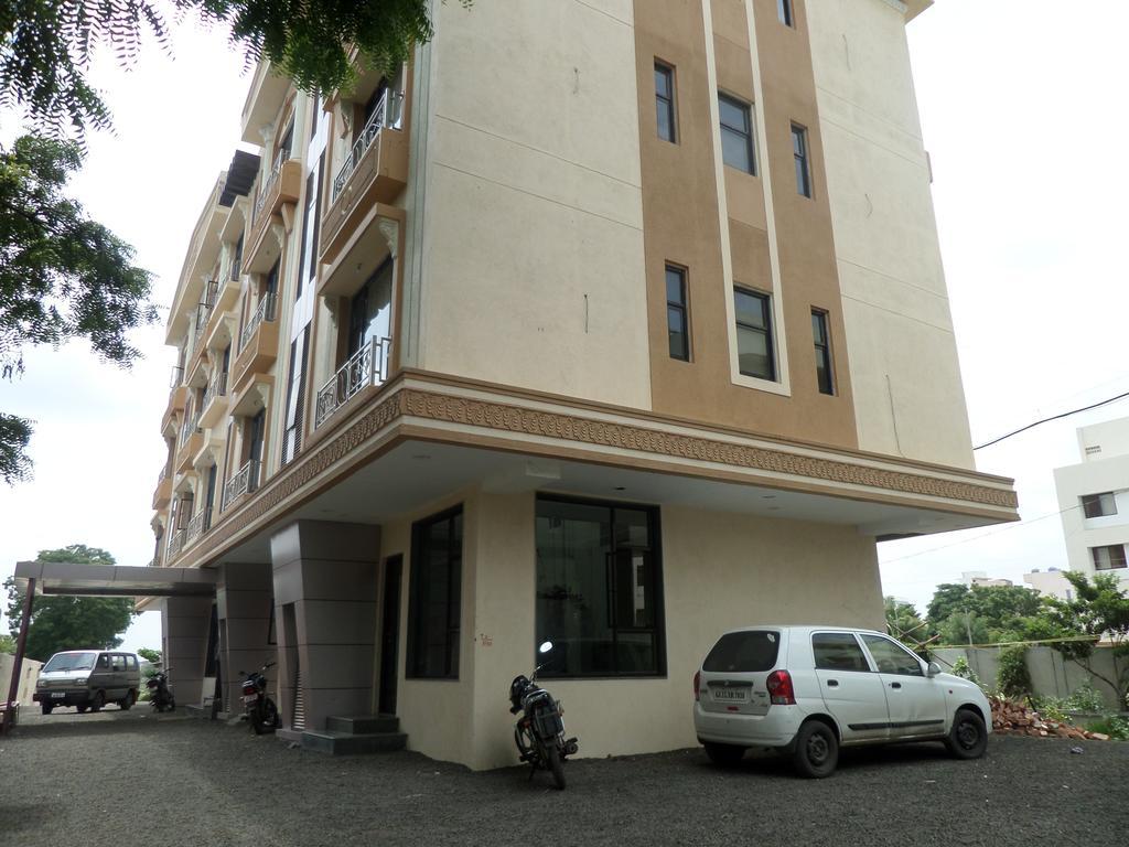 Sai Heera Residency Hotel Sirdi Kültér fotó