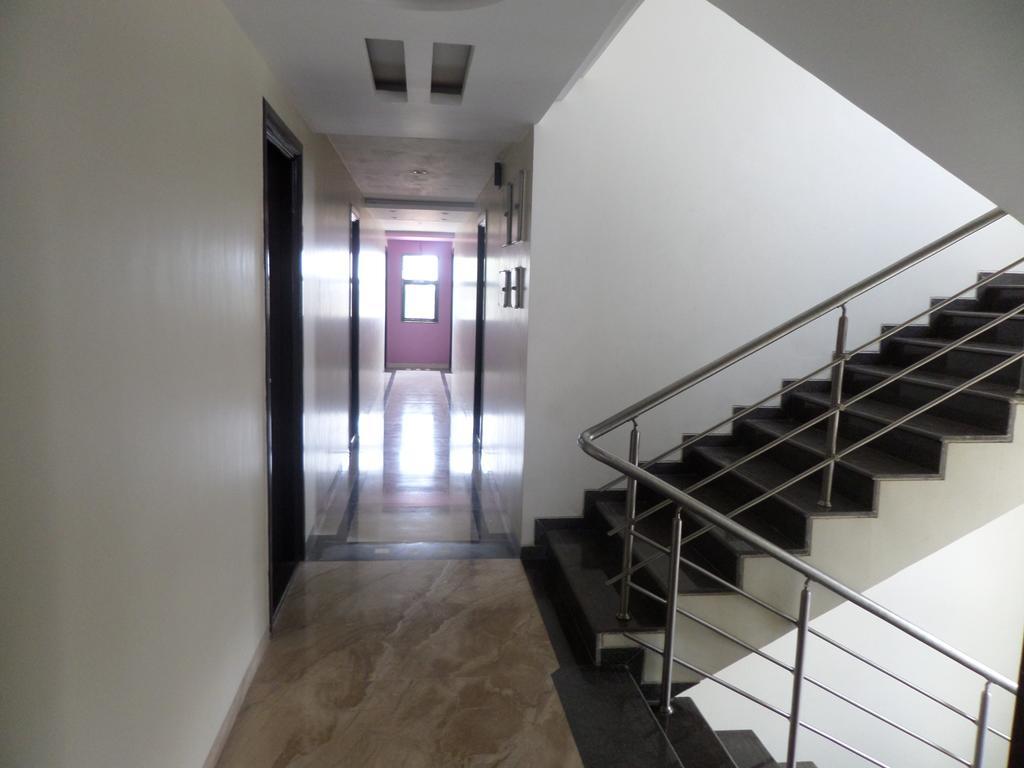 Sai Heera Residency Hotel Sirdi Kültér fotó