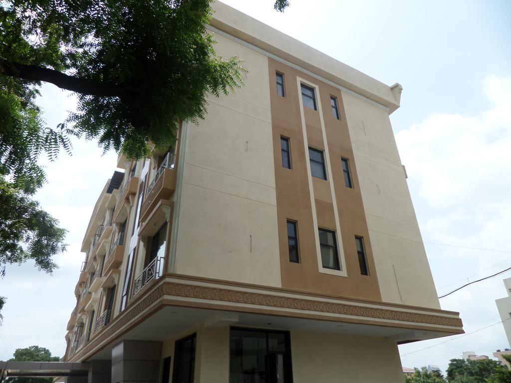Sai Heera Residency Hotel Sirdi Kültér fotó